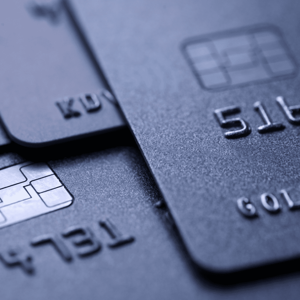 Reclamación frente a banco por transferencia o cargo no autorizado tras fraude bancario por phishing según Real Decreto-ley 19/2018 y STS 571/2025.