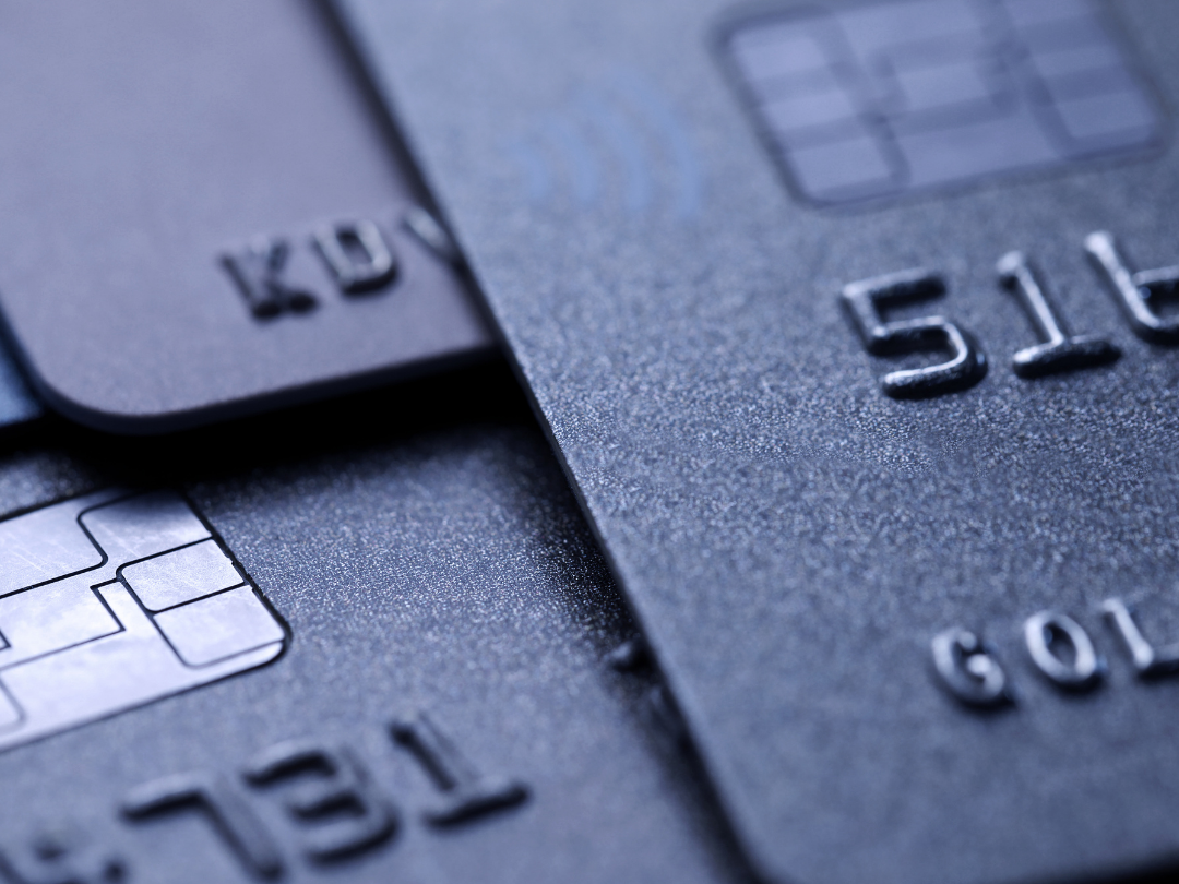 Reclamación frente a banco por transferencia o cargo no autorizado tras fraude bancario por phishing según Real Decreto-ley 19/2018 y STS 571/2025. {{brizy_dc_image_alt entityId=